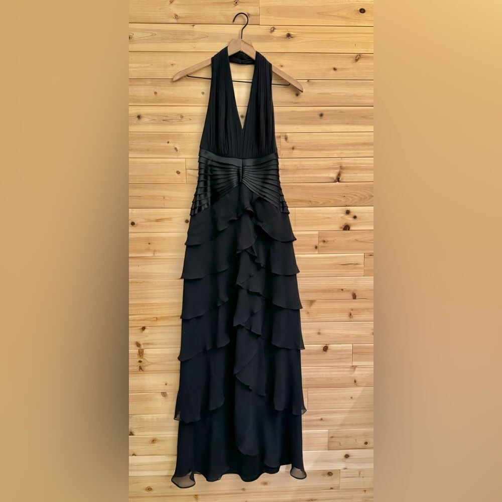 Tadashi Shoji Size 6 100% Silk Floor Length Ruffle Halter Neck Gown Maxi Dress